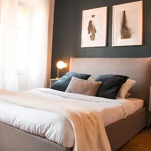 Magnifique De 3 + Parking Appartement